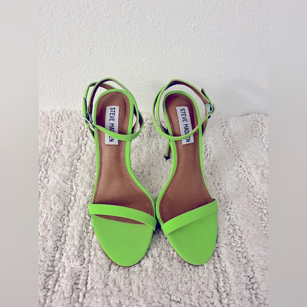 4” size 5.5, ankle strap heel.